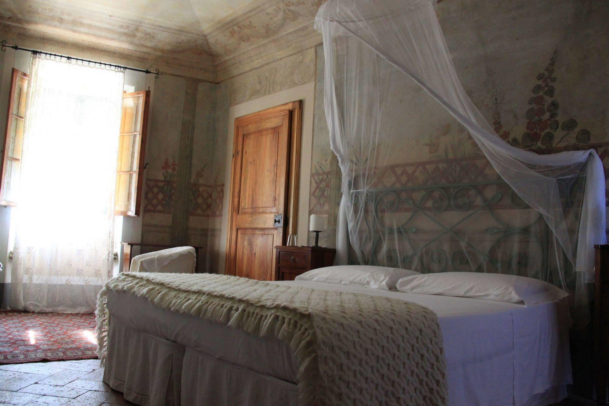 Antica Casa "Le Rondini" Bed & Breakfast Borgo a Buggiano Eksteriør bilde