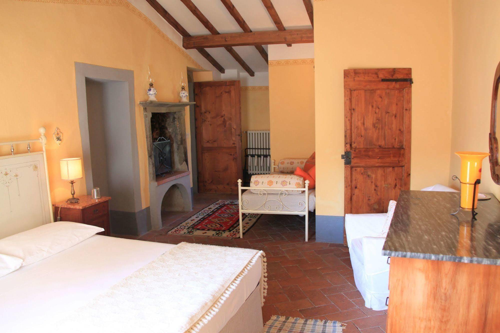 Antica Casa "Le Rondini" Bed & Breakfast Borgo a Buggiano Eksteriør bilde