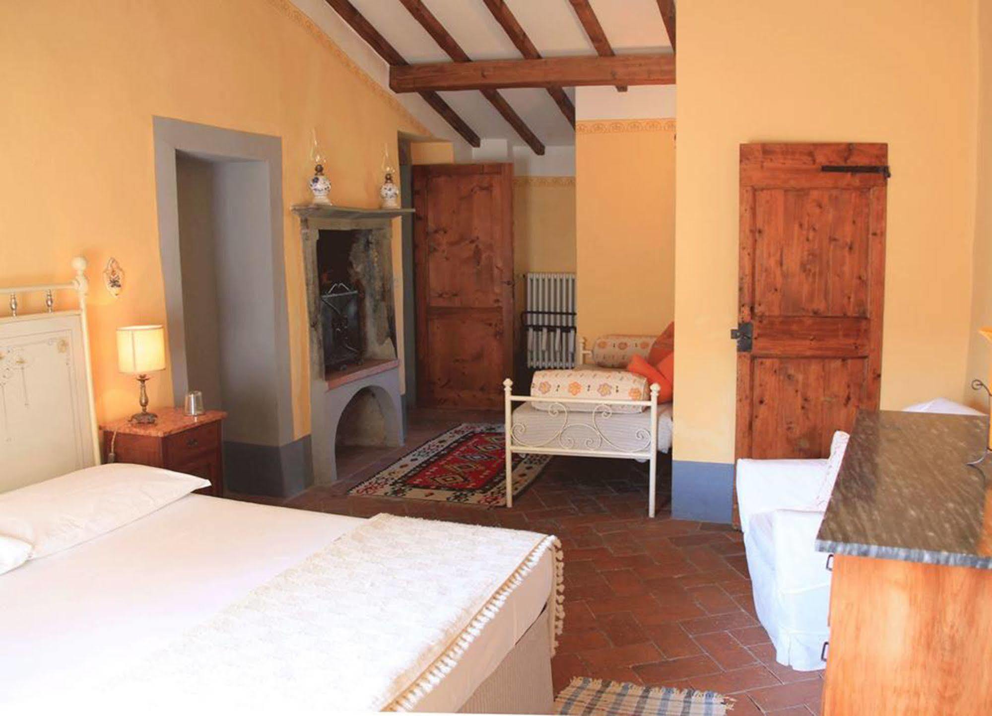 Antica Casa "Le Rondini" Bed & Breakfast Borgo a Buggiano Eksteriør bilde