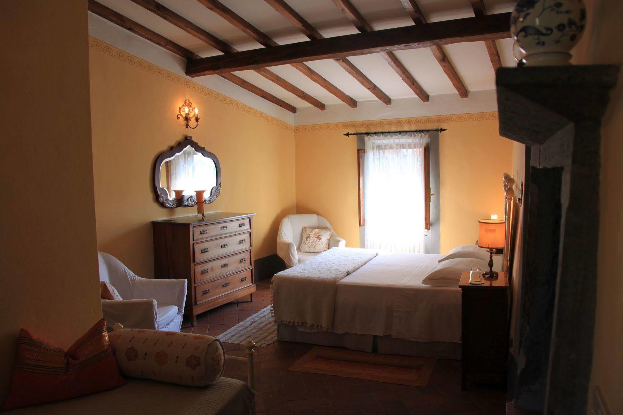 Antica Casa "Le Rondini" Bed & Breakfast Borgo a Buggiano Eksteriør bilde