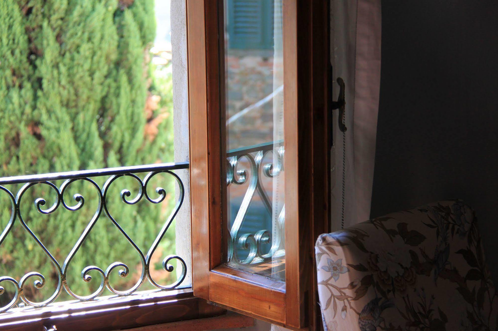 Antica Casa "Le Rondini" Bed & Breakfast Borgo a Buggiano Eksteriør bilde