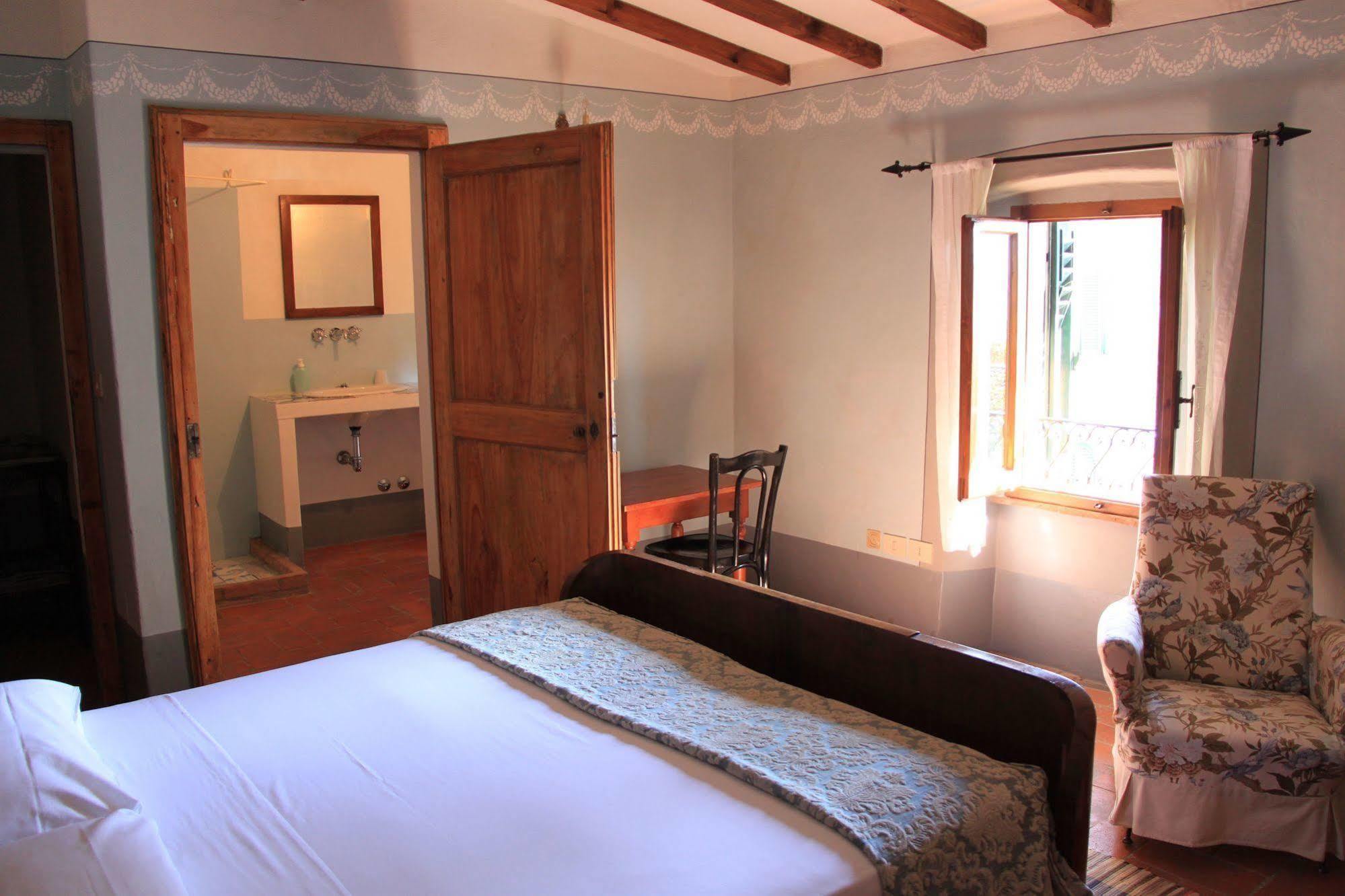 Antica Casa "Le Rondini" Bed & Breakfast Borgo a Buggiano Eksteriør bilde